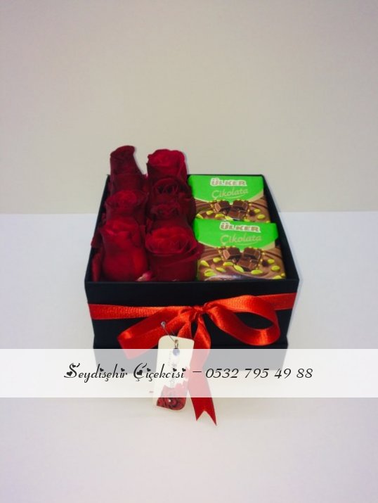 KUTUDA GÜLLER & ÇİKOLATA